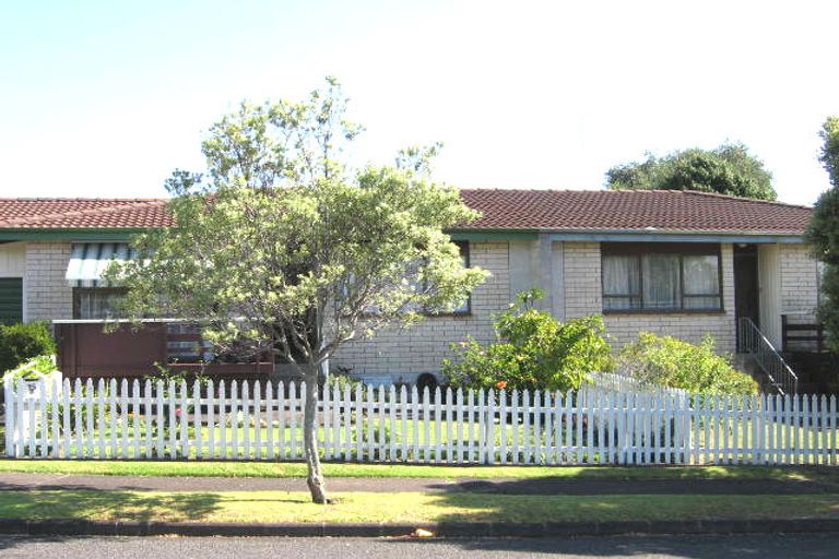 Photo of property in 2/15 Seabrook Avenue, New Lynn, Auckland, 0600