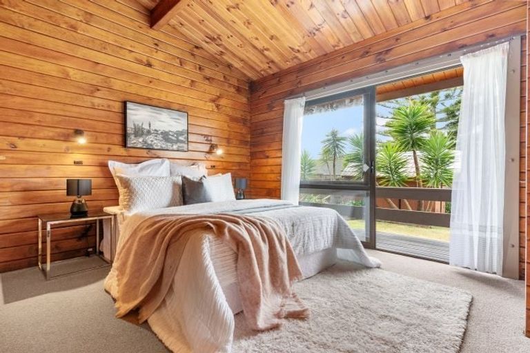 Photo of property in 9 Rewa Street, New Lynn, Auckland, 0600