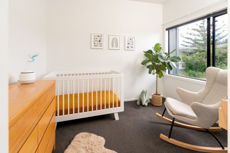 Photo of property in 2/50 Mandalay Terrace, Khandallah, Wellington, 6035