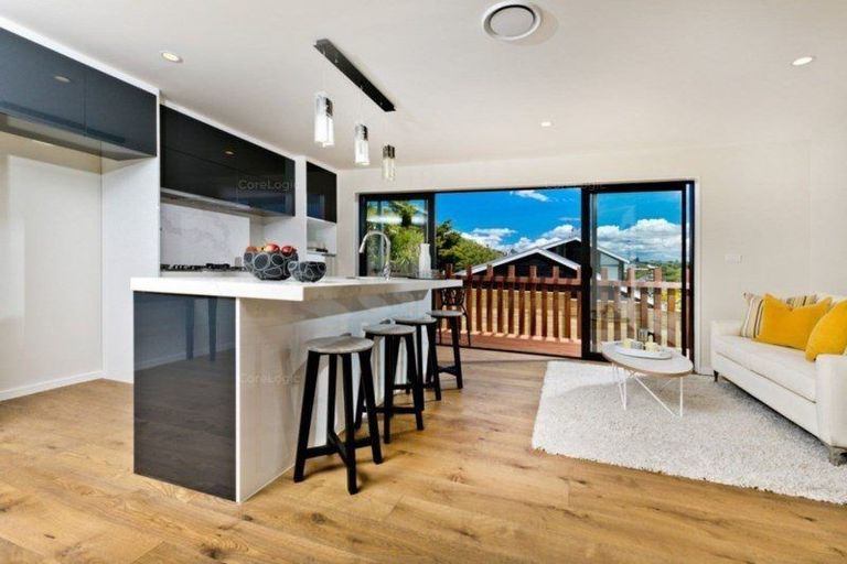 Photo of property in 32a Newhaven Terrace, Mairangi Bay, Auckland, 0630