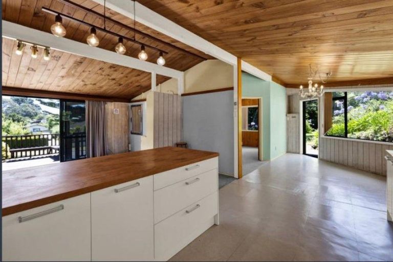 Photo of property in 15 Awanui Street, Merrilands, New Plymouth, 4312