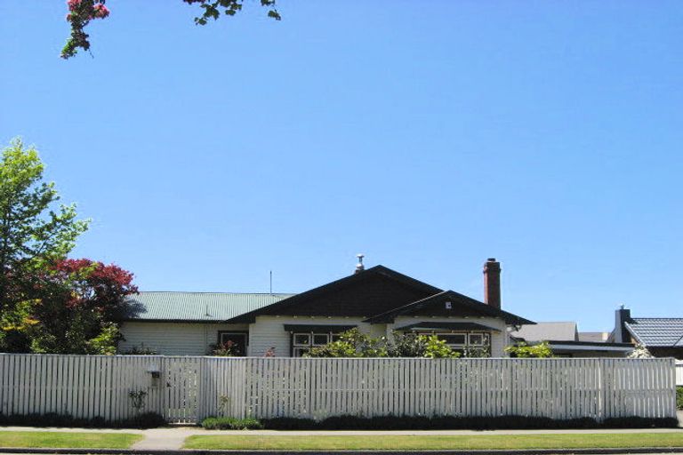 Photo of property in 130 Memorial Avenue, Burnside, Christchurch, 8053