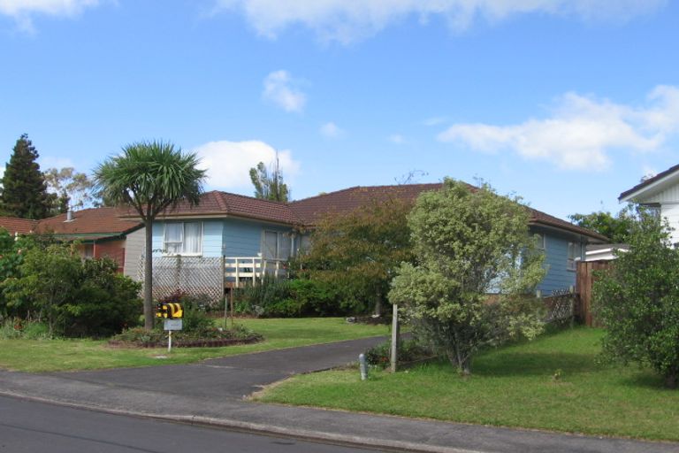 Photo of property in 17 Penfold Place, Henderson, Auckland, 0610