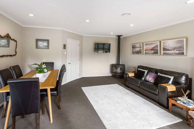 Photo of property in 21b Poplar Grove, Whalers Gate, New Plymouth, 4310