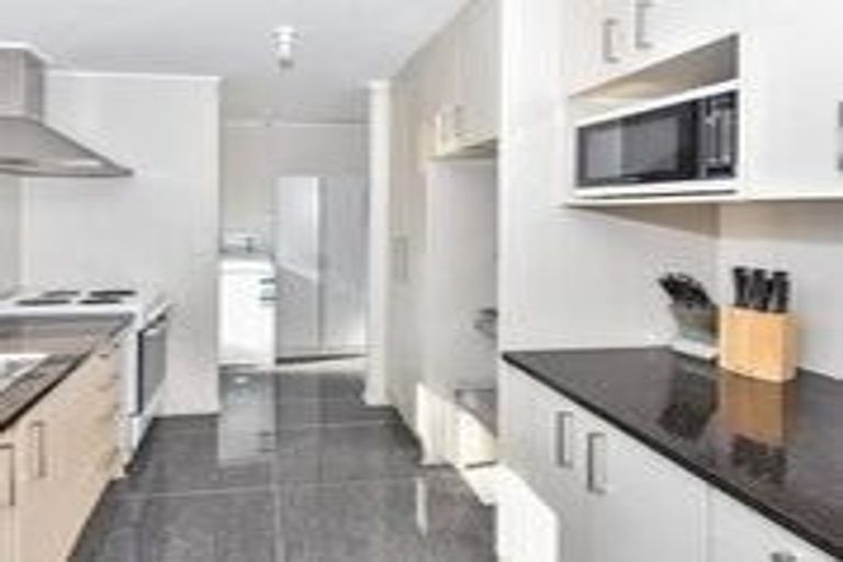 Photo of property in 2/11 Burundi Avenue, Clendon Park, Auckland, 2103