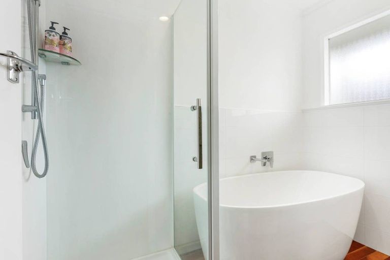 Photo of property in 2/6 Pine Terrace, Howick, Auckland, 2014