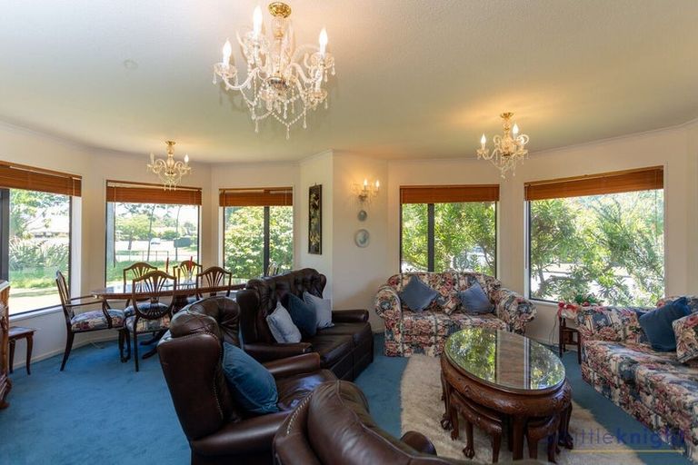 Photo of property in 27 Showgate Avenue, Sockburn, Christchurch, 8042