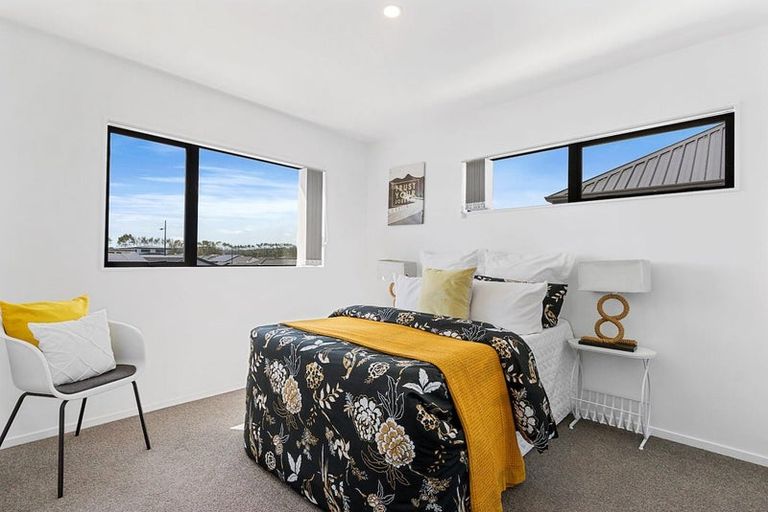 Photo of property in 36 Black Beech Crescent, Takanini, 2110