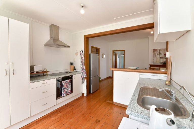 Photo of property in 36 Karaka Street, Helensville, 0800