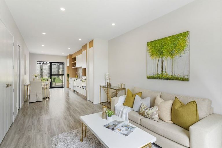 Photo of property in 42 Paina Crescent, Massey, Auckland, 0614