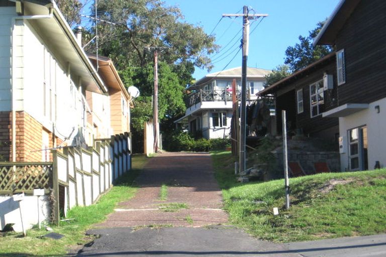 Photo of property in 572 Beach Road, Rothesay Bay, Auckland, 0630