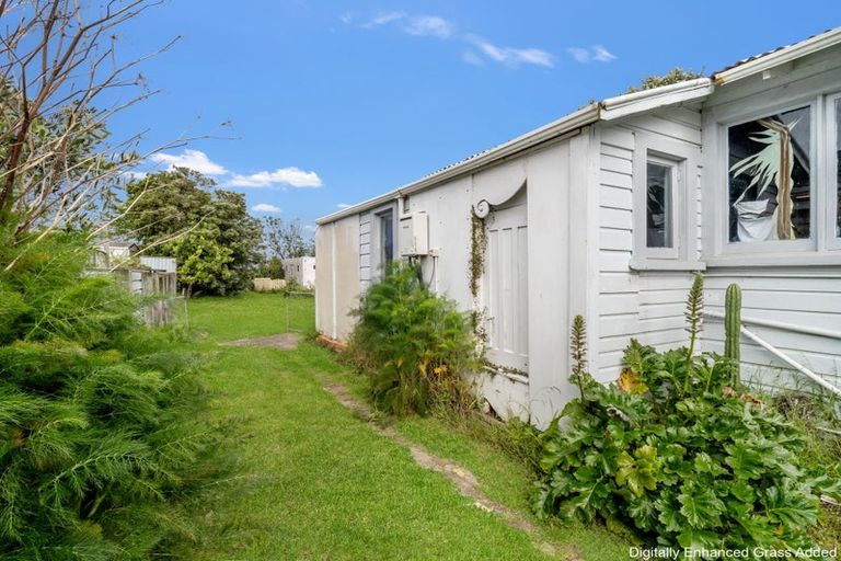 Photo of property in 115 Cornfoot Street, Castlecliff, Whanganui, 4501