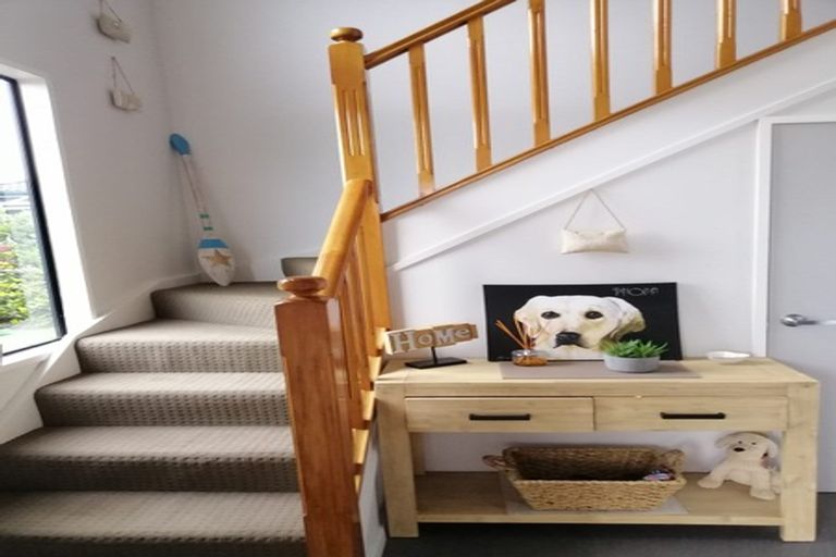 Photo of property in 24 Montclair Rise, Browns Bay, Auckland, 0630