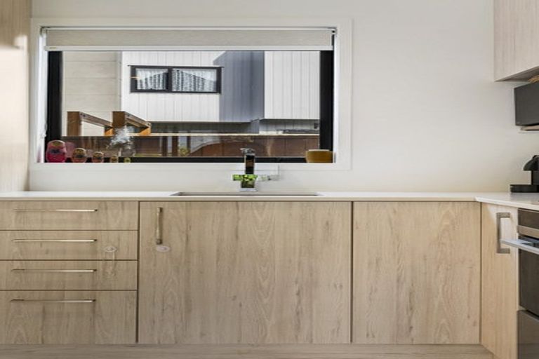 Photo of property in 8/41 Kervil Avenue, Te Atatu Peninsula, Auckland, 0610