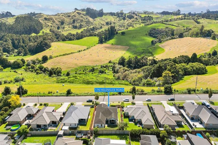 Photo of property in 176 Helenslee Road, Pokeno, 2472