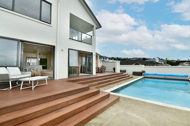 Photo of property in 51 The Ritz, Orewa, 0931