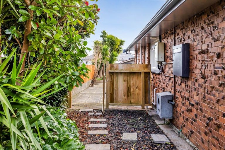 Photo of property in 1 Lynton Street, Upper Vogeltown, New Plymouth, 4310