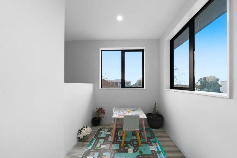 Photo of property in Oakwood Manor, 608c Massey Road, Mangere, Auckland, 2022