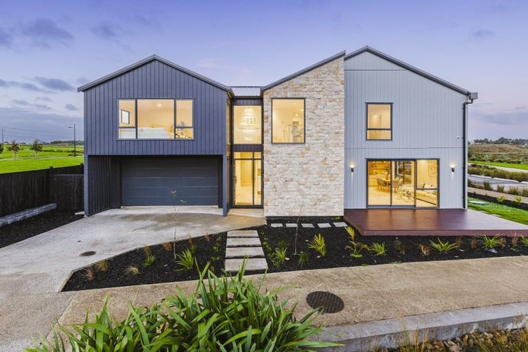 Photo of property in 2 Seagreen Avenue, Rosehill, 2113