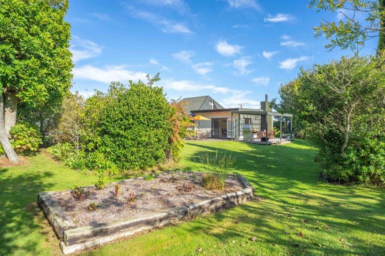 Photo of property in 43 Te Horo Hautere Cross Road, Te Horo, Otaki, 5582