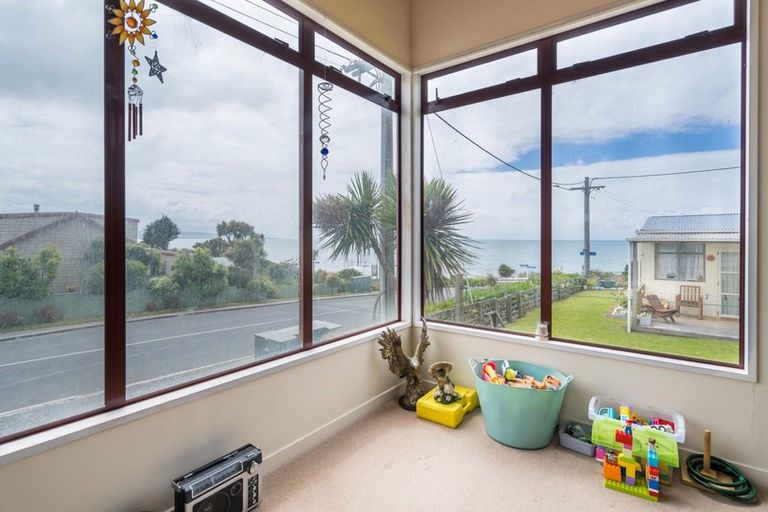 Photo of property in 1 Rimu Street, Kaka Point, Balclutha, 9271