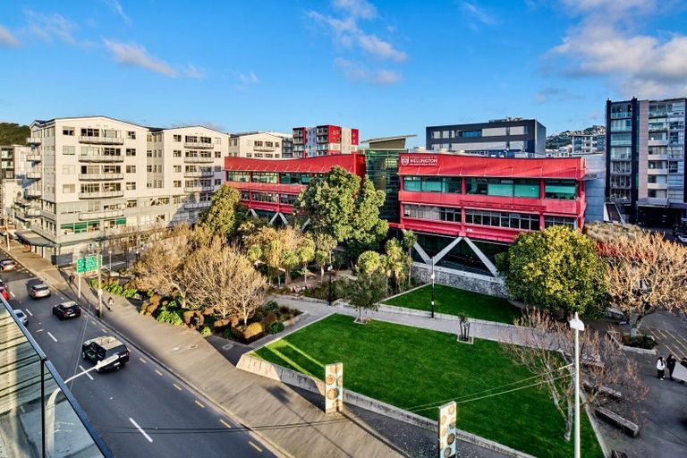 Photo of property in Dual Apartments, 510/142 Vivian Street, Te Aro, Wellington, 6011