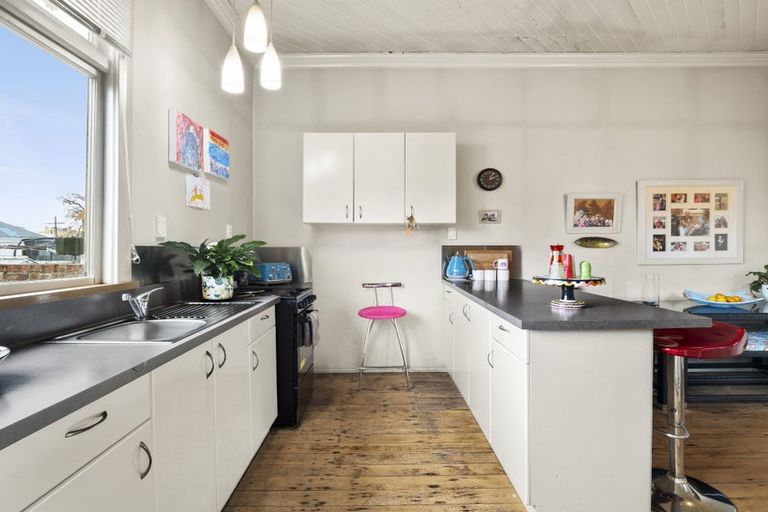 Photo of property in 44 Eastbourne Street, Caversham, Dunedin, 9012