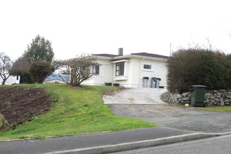 Photo of property in 15 Cromwell Street, Murchison, 7007