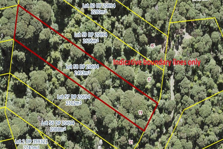 Photo of property in 19 Hayes Road, Henderson Valley, Auckland, 0612