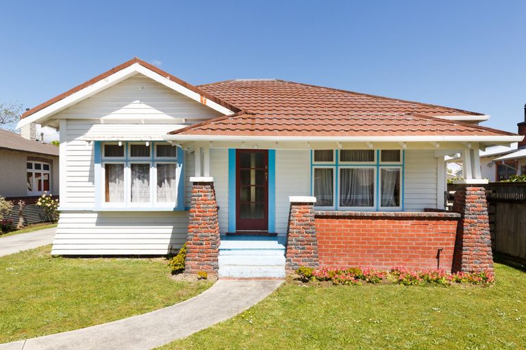 Photo of property in 50 Florence Avenue, Palmerston North, 4414