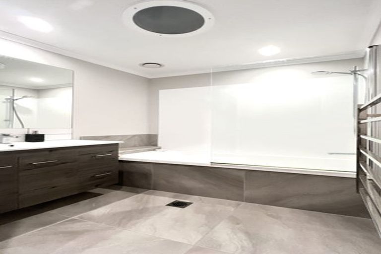 Photo of property in 26 Tuamaka Lane, Hobsonville, Auckland, 0616