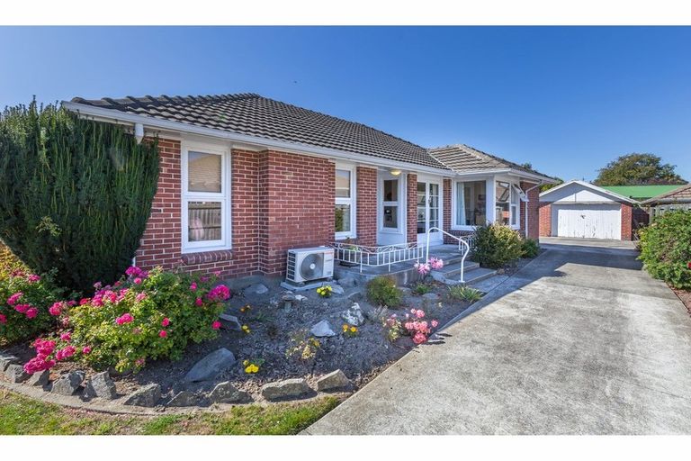 Photo of property in 8 Roslyn Avenue, Mairehau, Christchurch, 8052