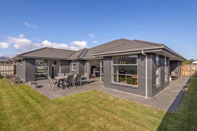 Photo of property in 32 Parklea Avenue, Halswell, Christchurch, 8025