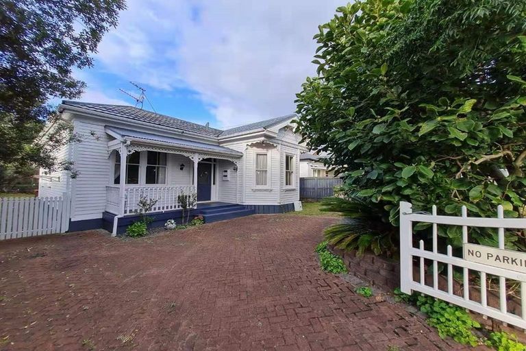 Photo of property in 49 Prospect Terrace, Mount Eden, Auckland, 1024