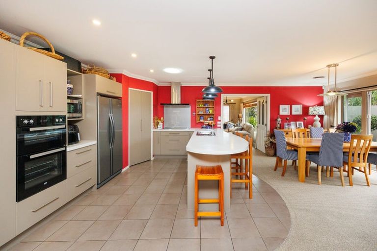 Photo of property in 3 Lourie Way, Fitzherbert, Palmerston North, 4410