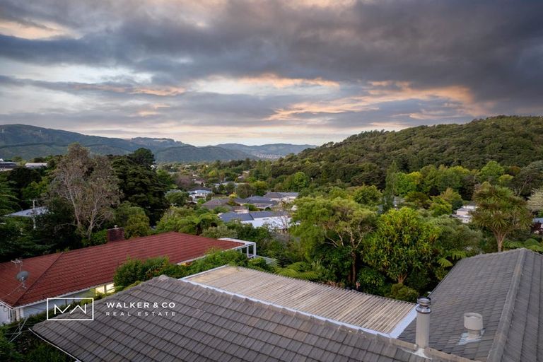Photo of property in 28 Pinehaven Road, Pinehaven, Upper Hutt, 5019