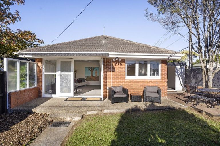 Photo of property in 1/59 Tawa Road, One Tree Hill, Auckland, 1061