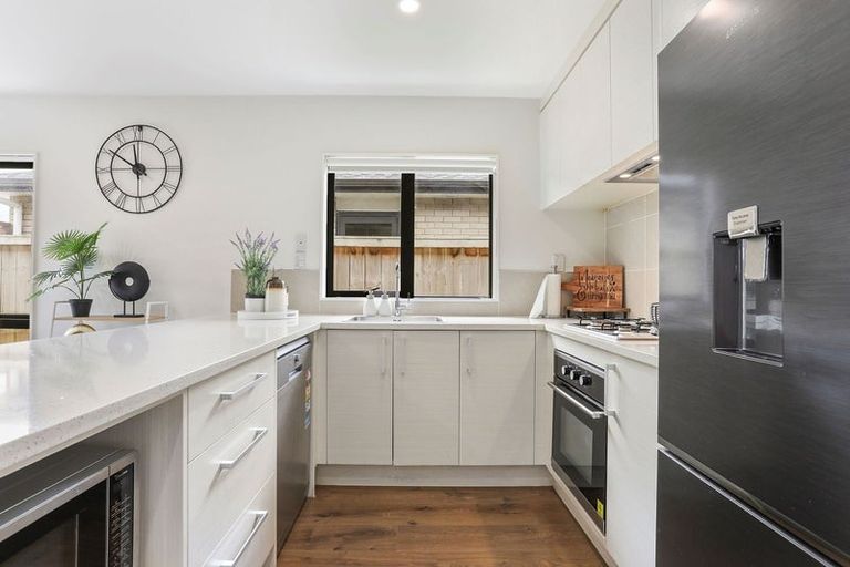 Photo of property in 10 Silver Beech Street, Takanini, 2110