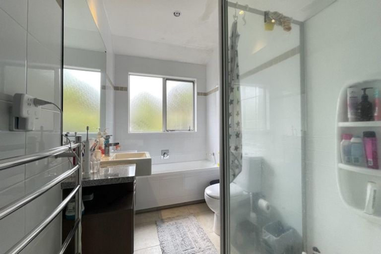 Photo of property in 23 Laurel Oak Drive, Schnapper Rock, Auckland, 0632