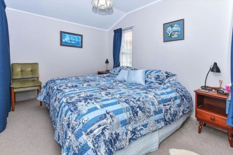 Photo of property in 27 Beihlers Road, Weymouth, Auckland, 2103