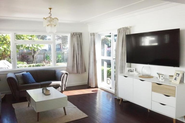 Photo of property in 46 Buller Street, New Plymouth, 4312