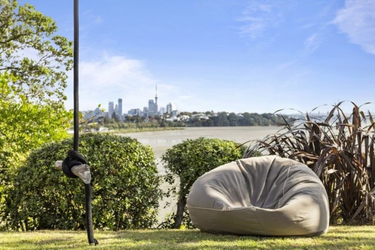 Photo of property in 96 Ngataringa Road, Devonport, Auckland, 0624