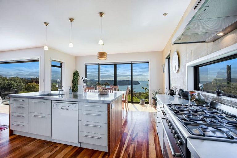 Photo of property in 32 Radar Road, Hot Water Beach, Whitianga, 3591