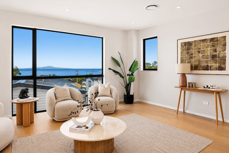 Photo of property in 17 Rock Isle Road, Torbay, Auckland, 0630