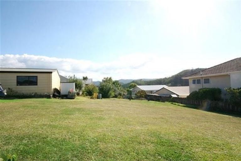 Photo of property in 100 Fernleigh Glade, Whangamata, 3620