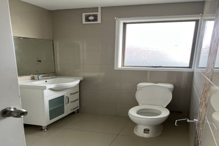 Photo of property in 35 Darnell Crescent, Clover Park, Auckland, 2019