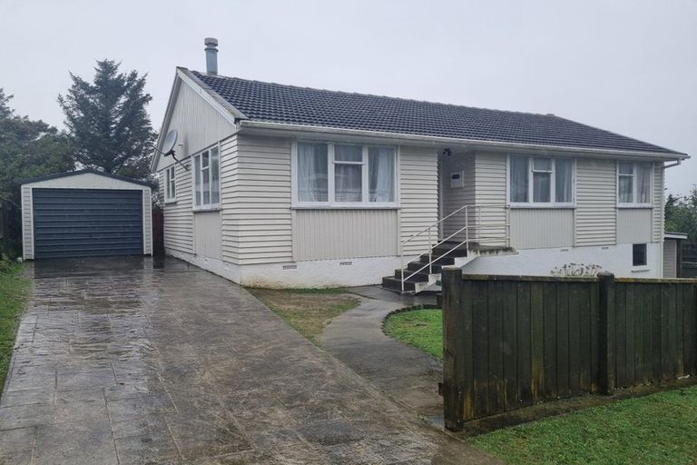Photo of property in 1 Takapuwahia Drive, Takapuwahia, Porirua, 5022