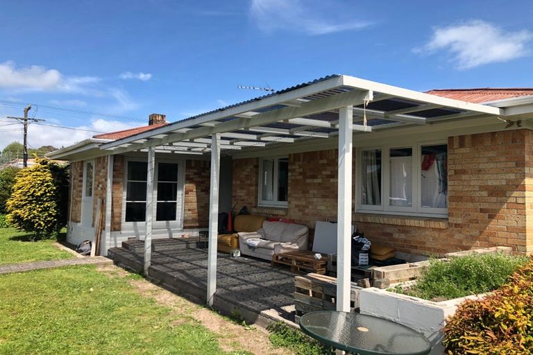 Photo of property in 1 Snead Place, Hamilton East, Hamilton, 3216