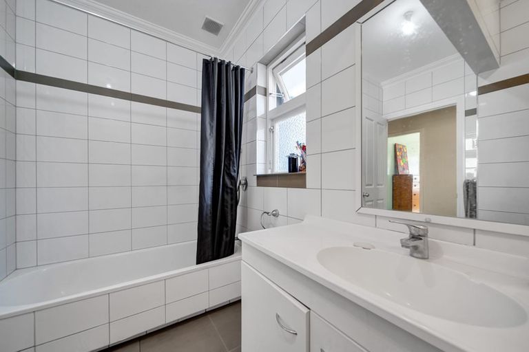 Photo of property in 39a Breakwater Road, Moturoa, New Plymouth, 4310