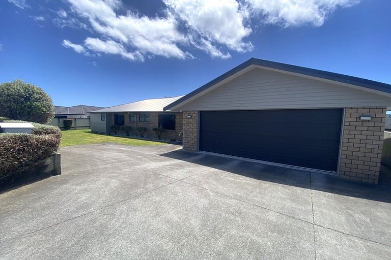 Photo of property in 51 Alberta Road, Glen Avon, New Plymouth, 4312